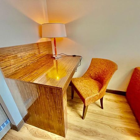 Royal Studio Apartment With A Perfect View - Yamaluxe Bukarest Exteriör bild